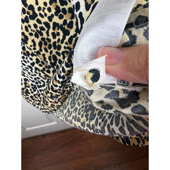 Gap Womens Large Leopard Career Top Carrer Blouse Animal Print Classic - Picture 6 of 9